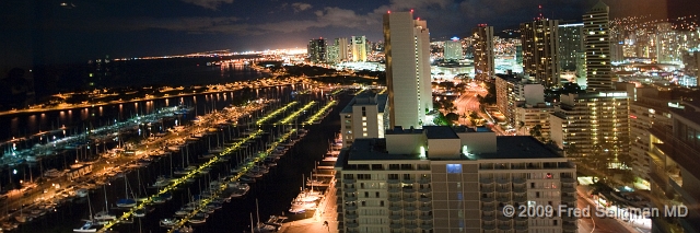 20091031_195309 D3.jpg - Night view from top of Ilikai Hotel